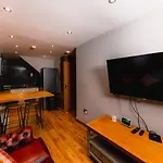 Superb Luxury Quality Central Apartment On Canal